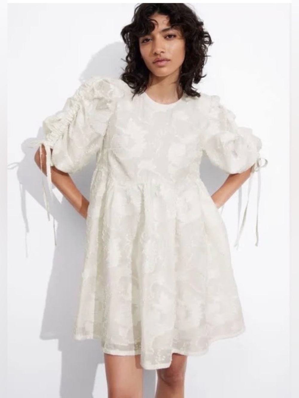 PARIS ATELIER & OTHER STORIES || Cream Textured Puff Sleeves Mini Dress. Sz. L